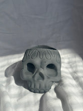 Load image into Gallery viewer, Skull candle holder
